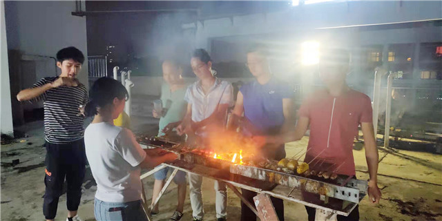 1575619896479955.jpg 十月南宁美好家园员工团建活动 (1).jpg